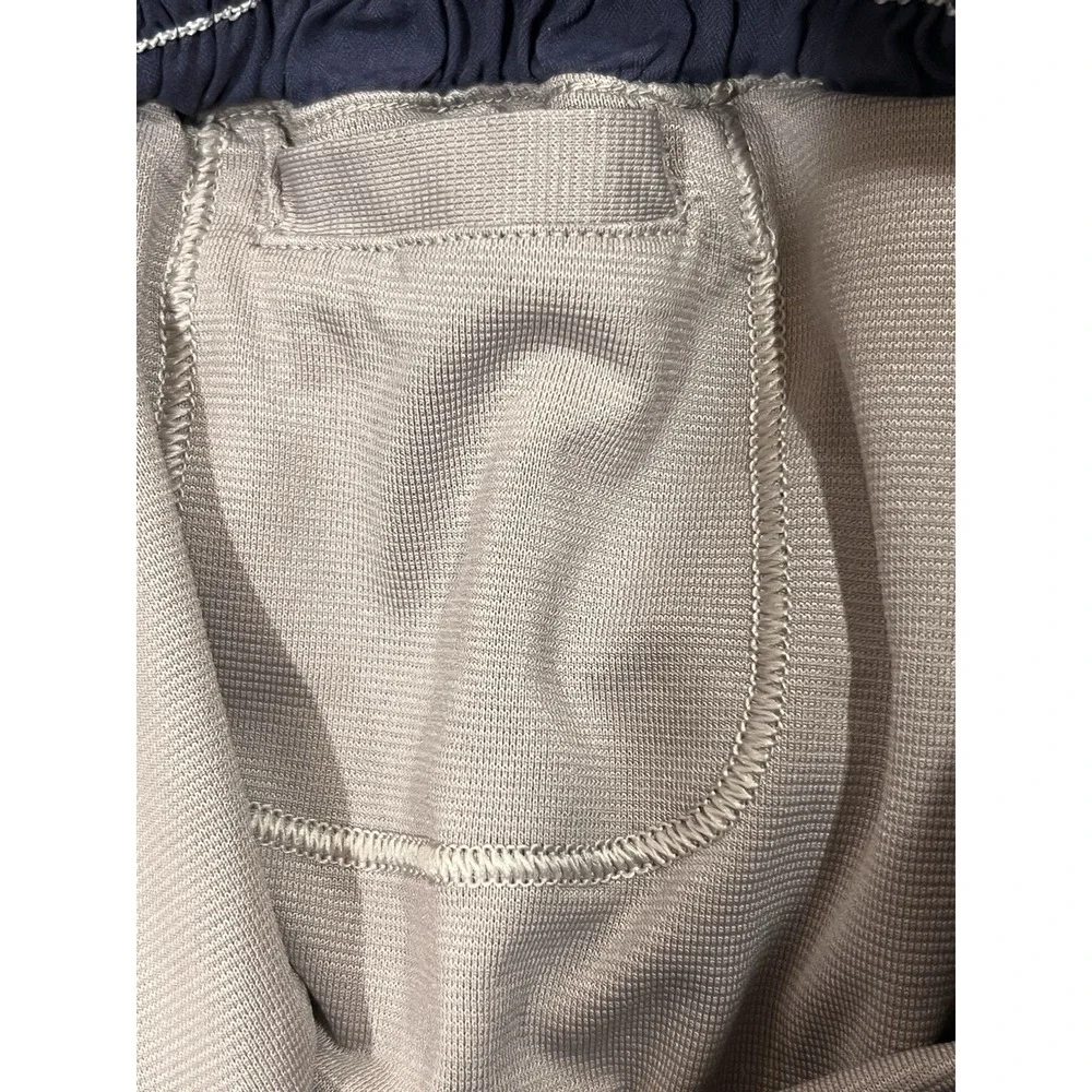 Lululemon Hotty-Hot Shorts Women's size 6